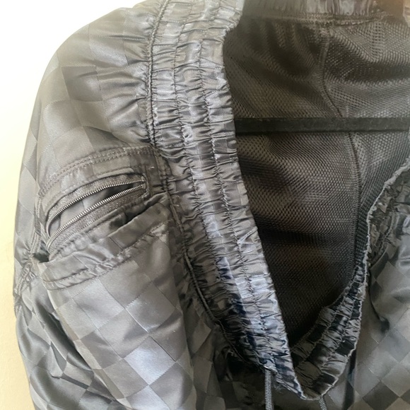 Abercrombie & Fitch Hybrid Black Shorts - Picture 1 of 6